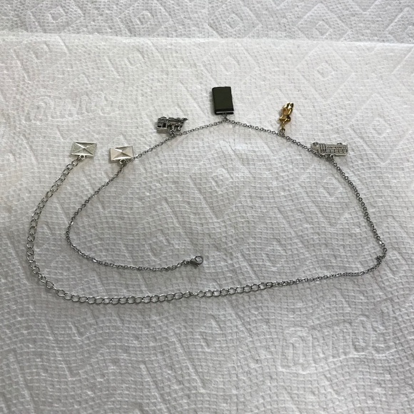 Mixed-up Files of Mrs. Basil E. Frankweiler by Konigsburg Handmade Book Necklace - Picture 12 of 15